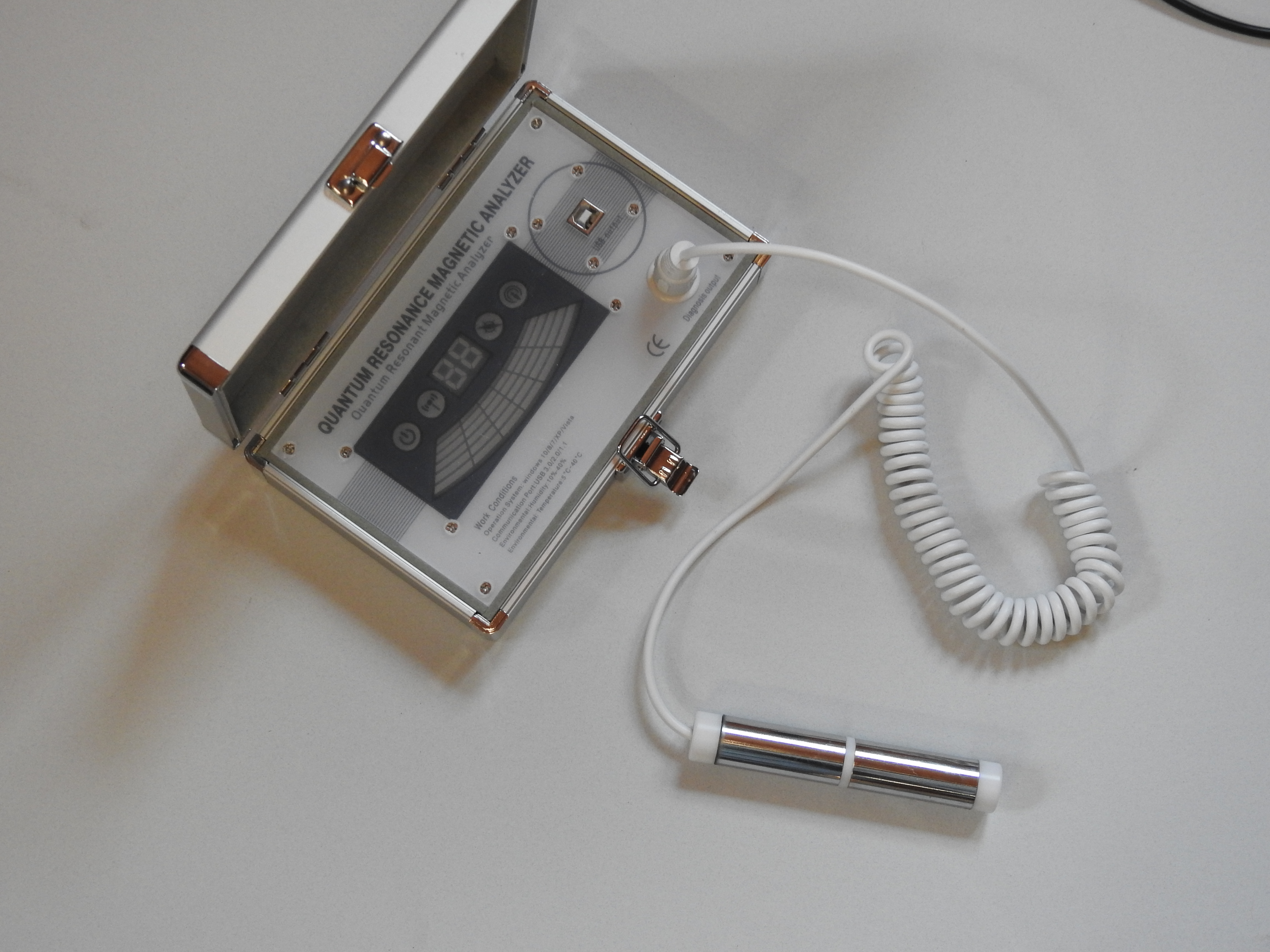 Quantum Magnetic Resonance Analyzer equipment with sensor
