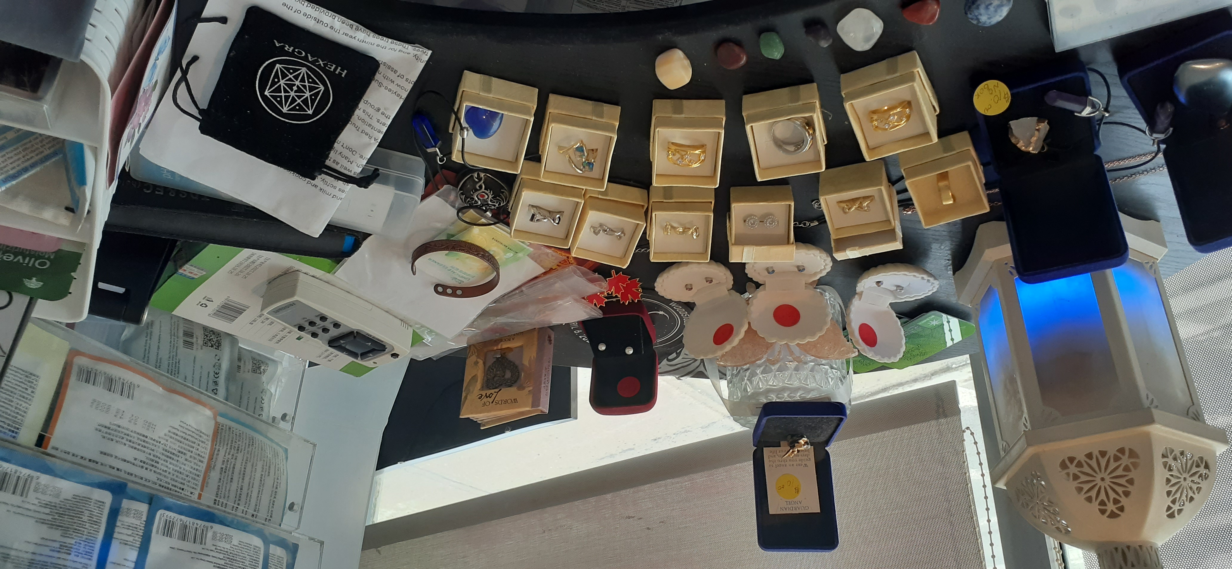 Healing crystals and jewelry